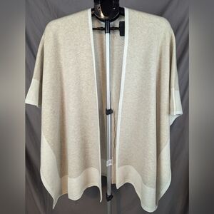 Warm and Cozy Lifestyle NWT large sweater poncho cream